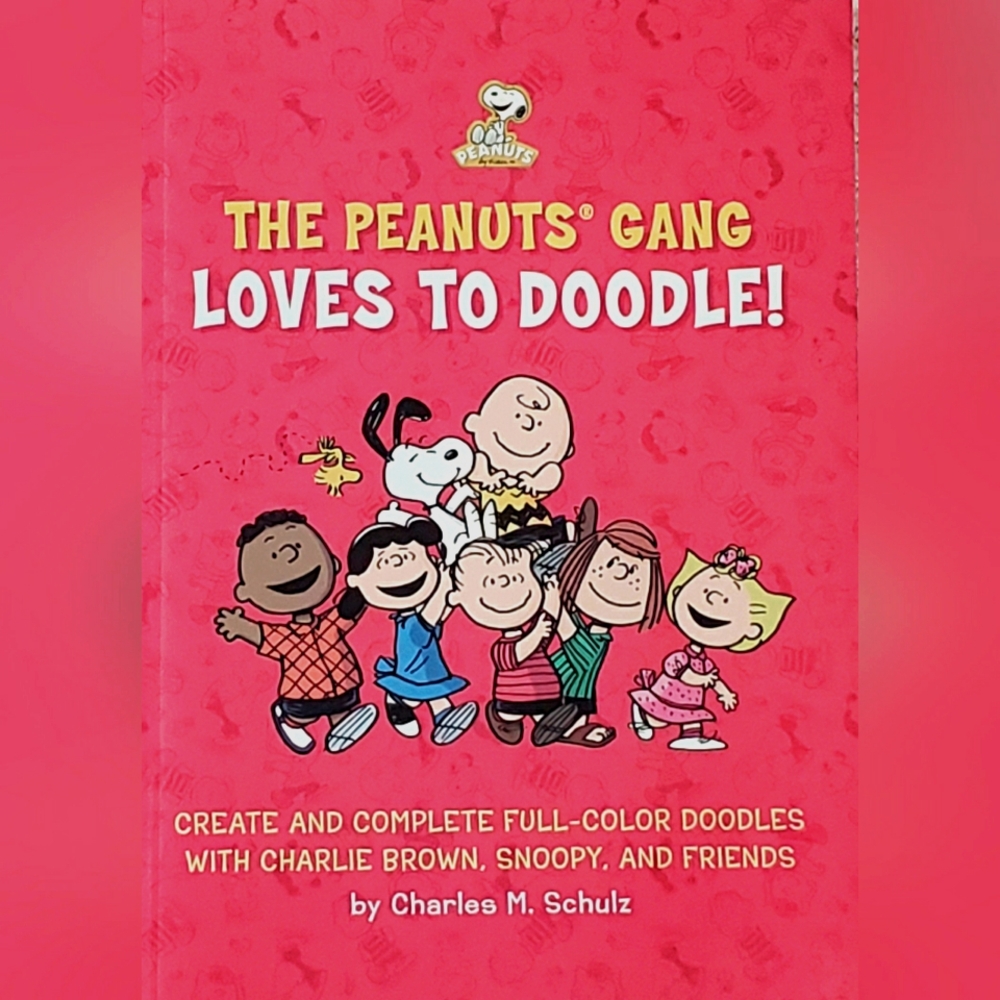 SNOOPY ❤ The Peanuts Gang soft cover doodle and drawing book